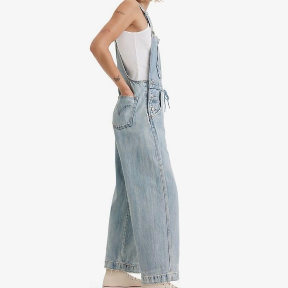 NWOT Levi’s Apron Overall Jeans